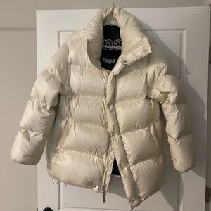 Aritzia TNA Cream MEGA Puffer Jacket SIZE M